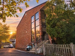 10 Roberts St 22, Somerville, MA 02145