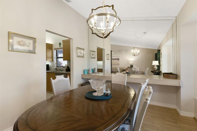 4928 S Boxwood Circle, Boynton Beach, FL 33436