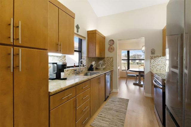 4928 S Boxwood Circle, Boynton Beach, FL 33436