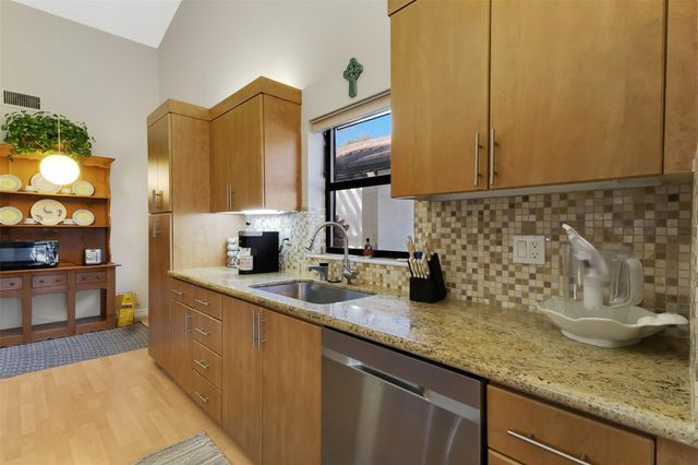 4928 S Boxwood Circle, Boynton Beach, FL 33436