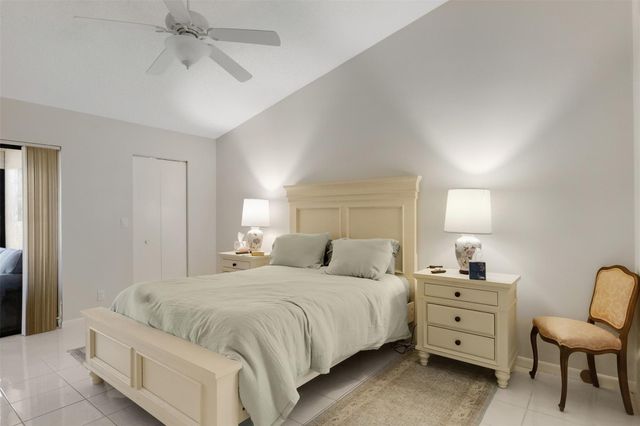 4928 S Boxwood Circle, Boynton Beach, FL 33436