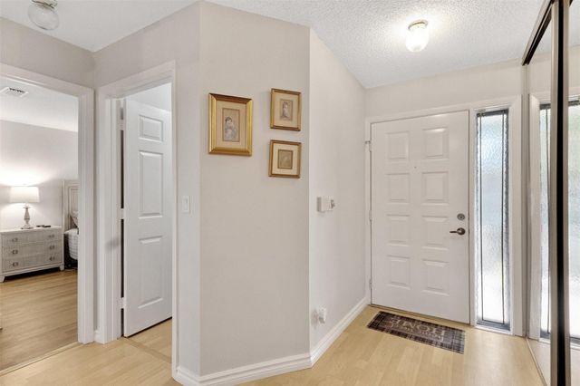 4928 S Boxwood Circle, Boynton Beach, FL 33436