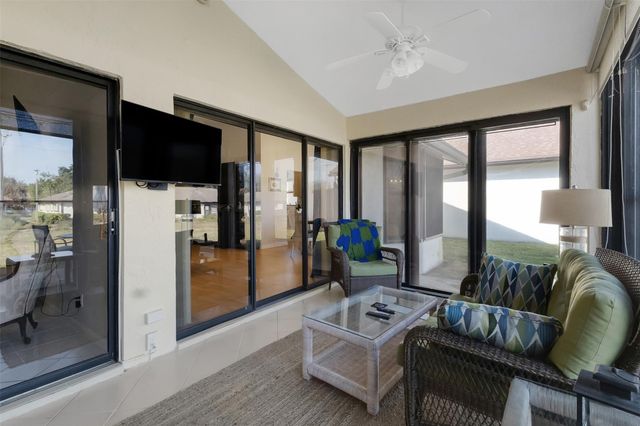 4928 S Boxwood Circle, Boynton Beach, FL 33436