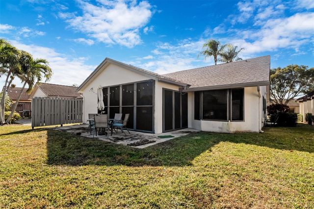 4928 S Boxwood Circle, Boynton Beach, FL 33436