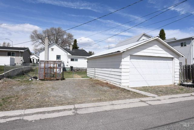 238 W Main Street, Saint Anthony, ID 83445