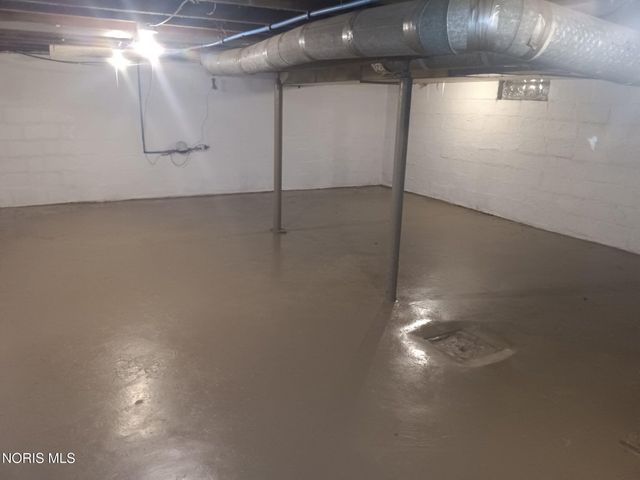 965 Curtis Street, Toledo, OH 43609