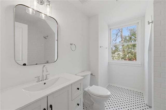 2413 Charleston Oaks Lane, Decatur, GA 30030