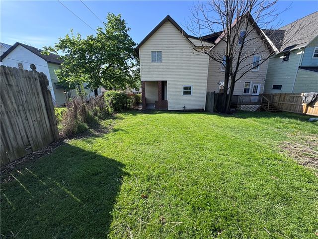 1067 Cleveland Ave, Brackenridge, PA 15014