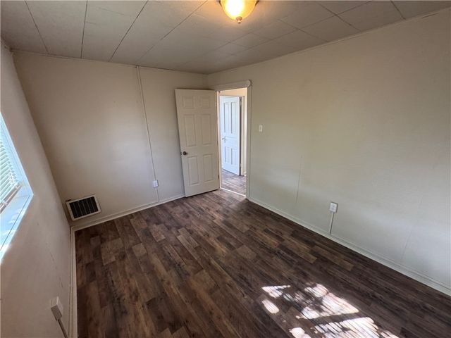 1067 Cleveland Ave, Brackenridge, PA 15014