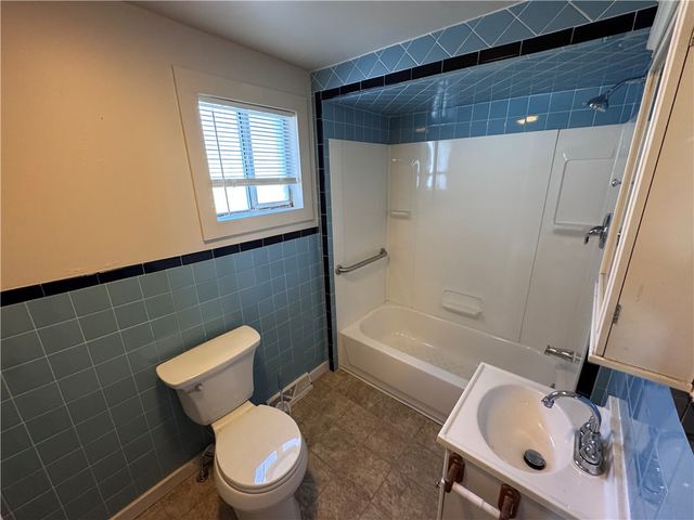 1067 Cleveland Ave, Brackenridge, PA 15014