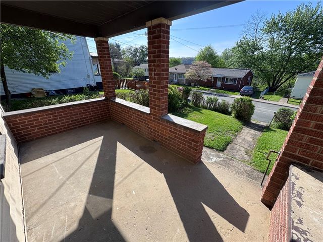 1067 Cleveland Ave, Brackenridge, PA 15014