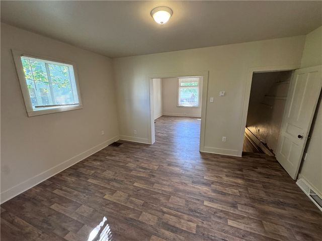1067 Cleveland Ave, Brackenridge, PA 15014
