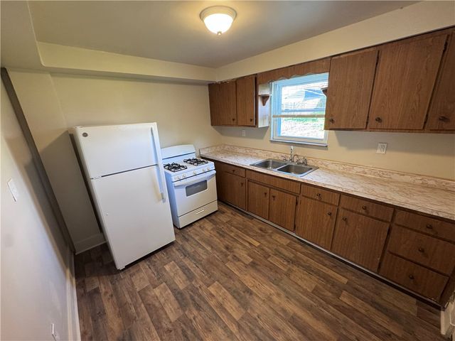1067 Cleveland Ave, Brackenridge, PA 15014