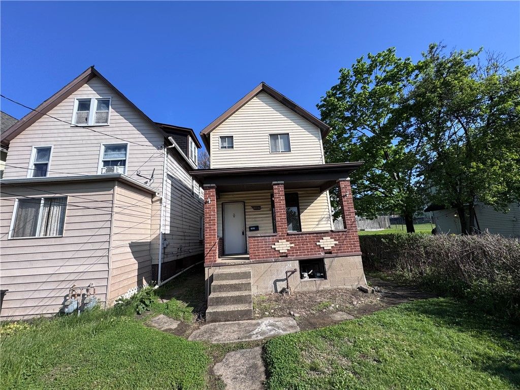 1067 Cleveland Ave, Brackenridge, PA 15014