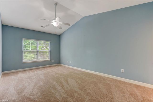 7104 W Friendly Avenue 306, Greensboro, NC 27410