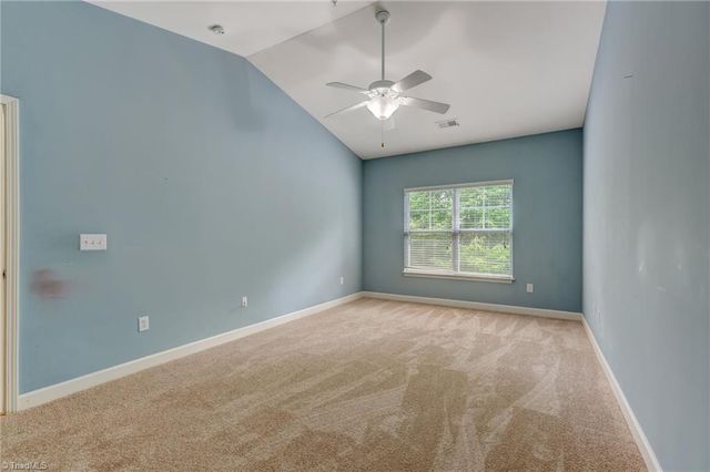 7104 W Friendly Avenue 306, Greensboro, NC 27410