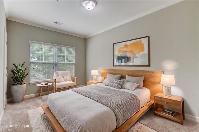 7104 W Friendly Avenue 306, Greensboro, NC 27410