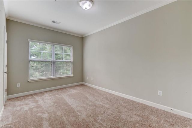 7104 W Friendly Avenue 306, Greensboro, NC 27410