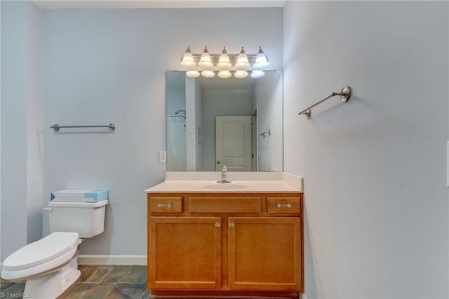 7104 W Friendly Avenue 306, Greensboro, NC 27410
