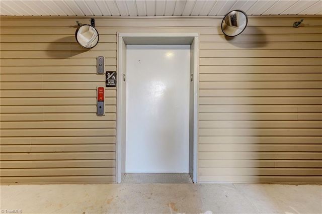 7104 W Friendly Avenue 306, Greensboro, NC 27410