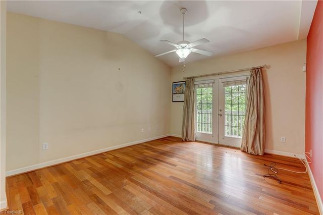 7104 W Friendly Avenue 306, Greensboro, NC 27410