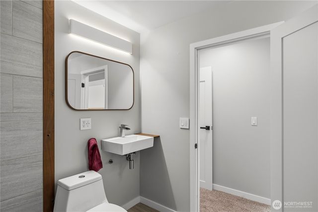 9437 NE 126th Place, Kirkland, WA 98034