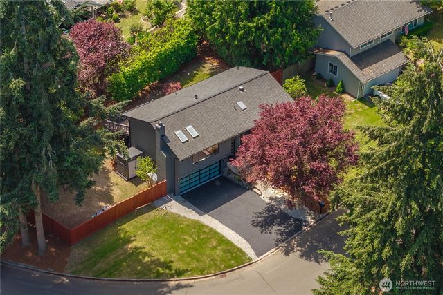 9437 NE 126th Place, Kirkland, WA 98034