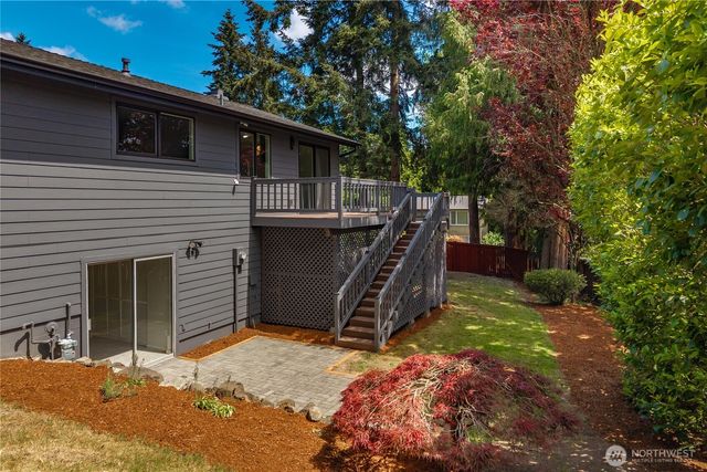 9437 NE 126th Place, Kirkland, WA 98034