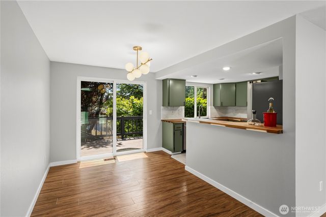 9437 NE 126th Place, Kirkland, WA 98034