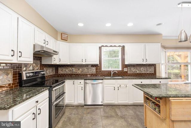 6313 SWEETBRIAR DR, Fredericksburg, VA 22407