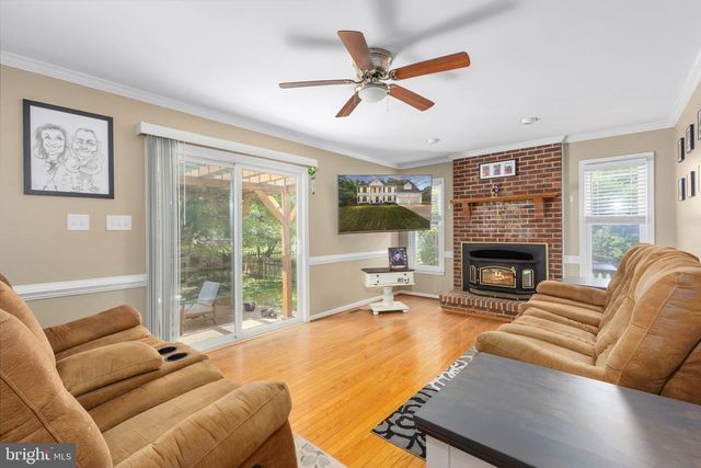 6313 SWEETBRIAR DR, Fredericksburg, VA 22407