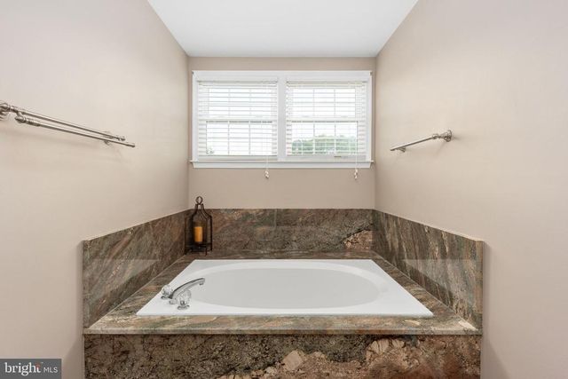 6313 SWEETBRIAR DR, Fredericksburg, VA 22407