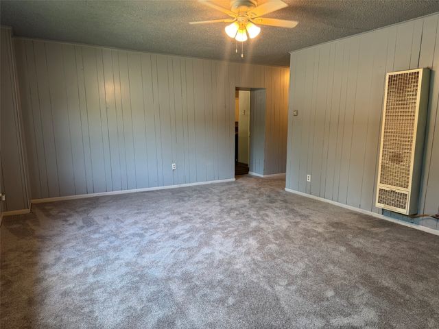 901 W Coffin Street, Denison, TX 75020