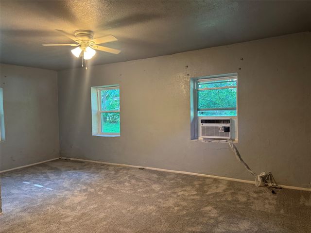 901 W Coffin Street, Denison, TX 75020
