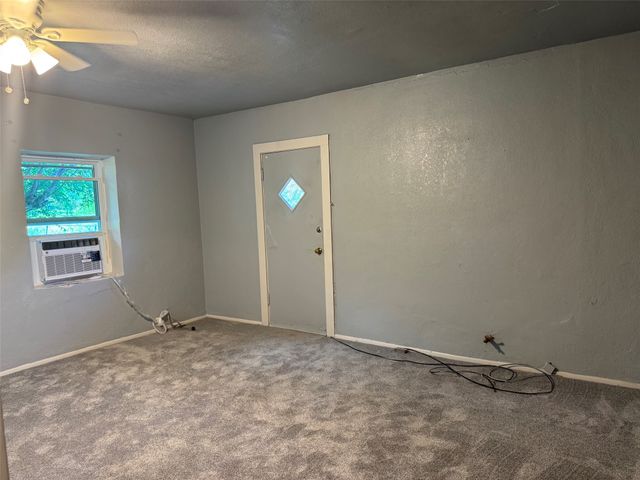 901 W Coffin Street, Denison, TX 75020