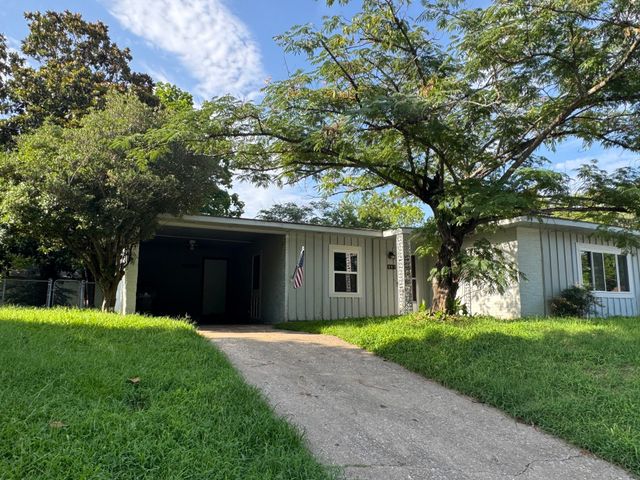 901 W Coffin Street, Denison, TX 75020