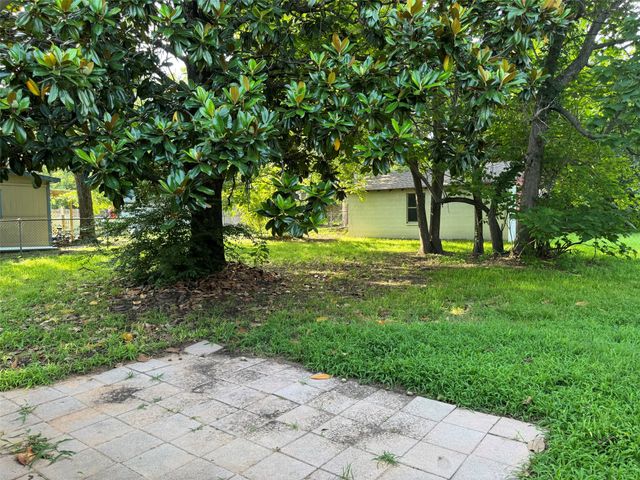 901 W Coffin Street, Denison, TX 75020