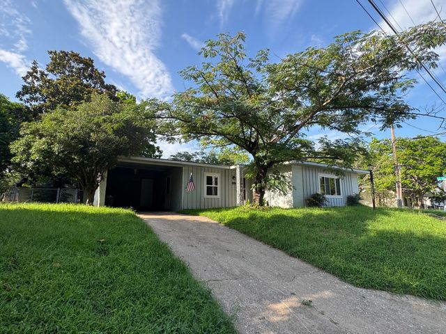 901 W Coffin Street, Denison, TX 75020