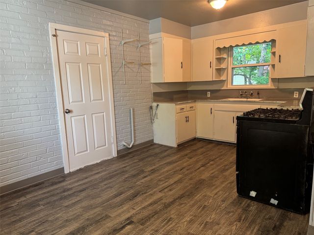 901 W Coffin Street, Denison, TX 75020