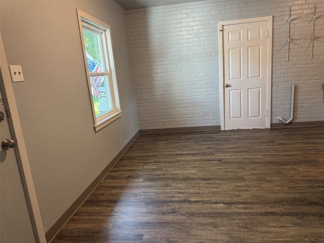 901 W Coffin Street, Denison, TX 75020