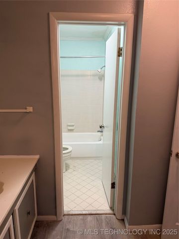 6726 S Lewis Avenue 1205, Tulsa, OK 74136