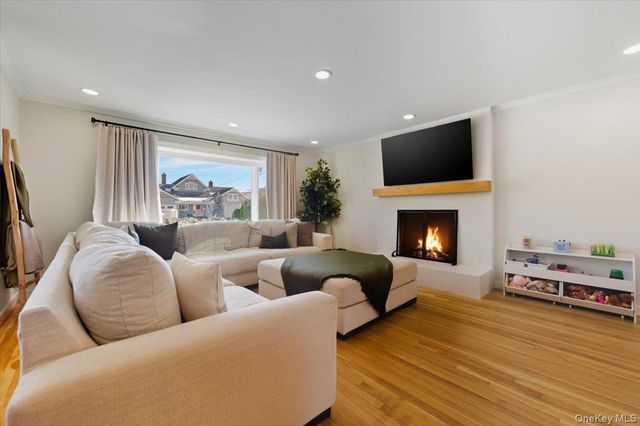 285 E Shore Drive, Massapequa, NY 11758