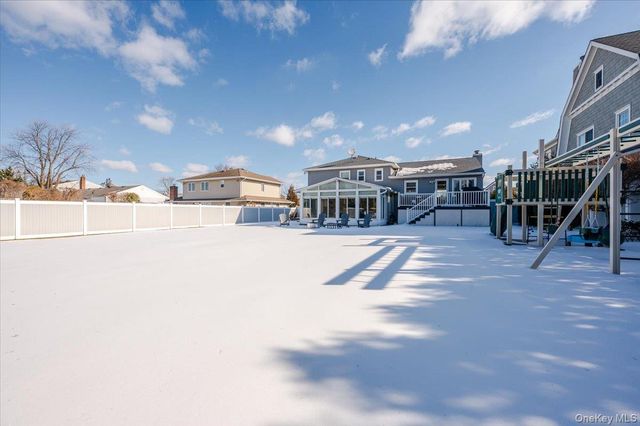 285 E Shore Drive, Massapequa, NY 11758