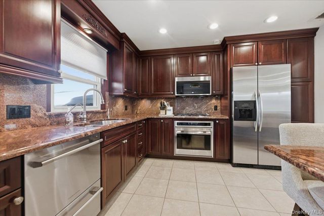 285 E Shore Drive, Massapequa, NY 11758