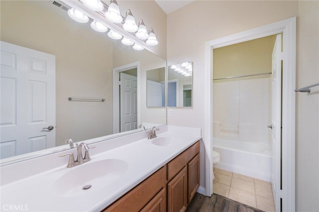 Image 36 of property listing at 13274 Campolina, Eastvale, CA 92880