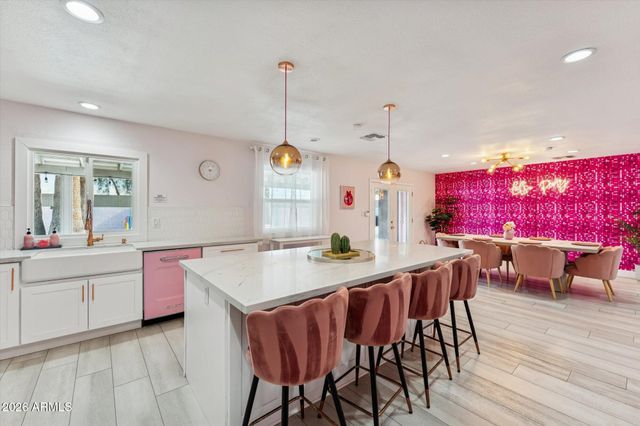 2190 E GREENWAY Drive, Tempe, AZ 85282