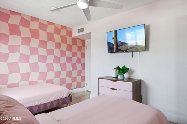 2190 E GREENWAY Drive, Tempe, AZ 85282