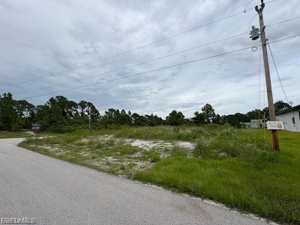 705 Randall AVE E, LEHIGH ACRES, FL 33974 — exterior