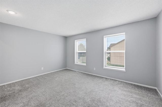 727 SW Liggett Road B, Blue Springs, MO 64015