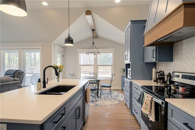 21045 W 225th Terrace, Spring Hill, KS 66083